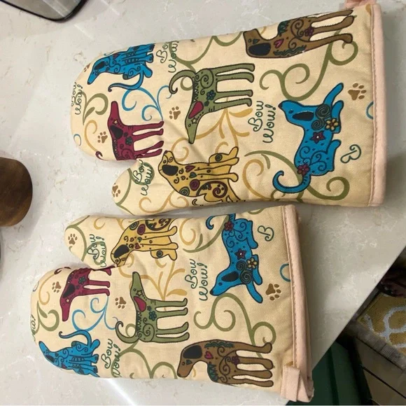 Dog Kitchen Towel & Mittens Set - Picture 2 of 2
